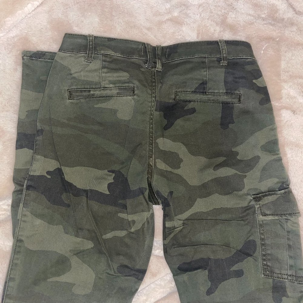 NWT Abercrombie camo pants with zipper hem 25R